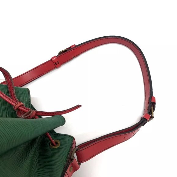 LOUIS VUITTON M44147 Epi Petit Noe Drawstring bag Shoulder bag - Picture 5 of 14